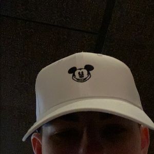 Meet your Posher, Paiton